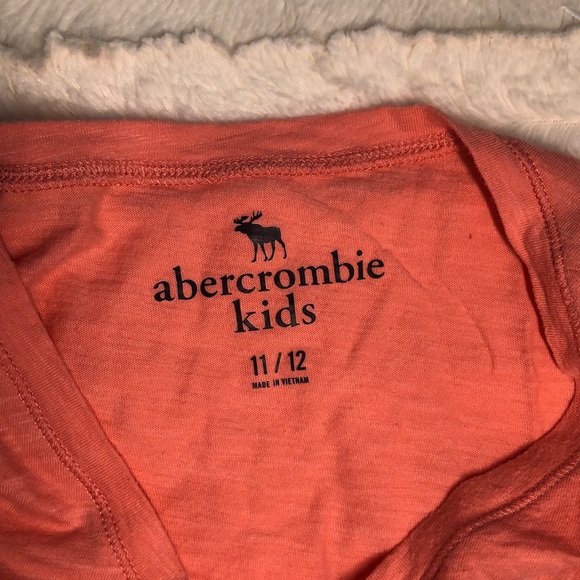 Cute Abercrombie v-neck t! - Picture 2 of 4